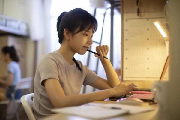 典丰投资 用AI匹配大学舍友：是“精准适配”还是“形式主义”？